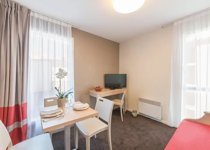 Aparthotel Appart'city Classic Quais De Loire